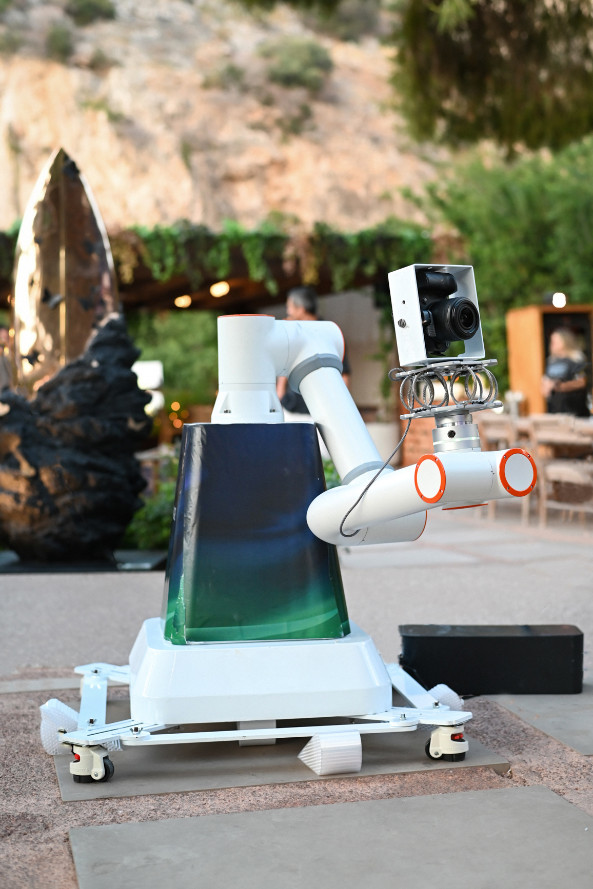glambot-photobooth-rental-athens-greece (3)